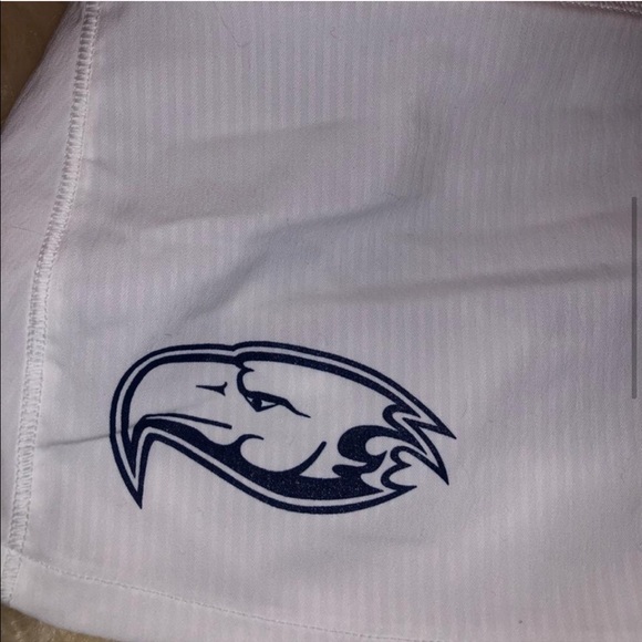 Lulu Lemon shorts with UBC logo - Picture 6 of 7